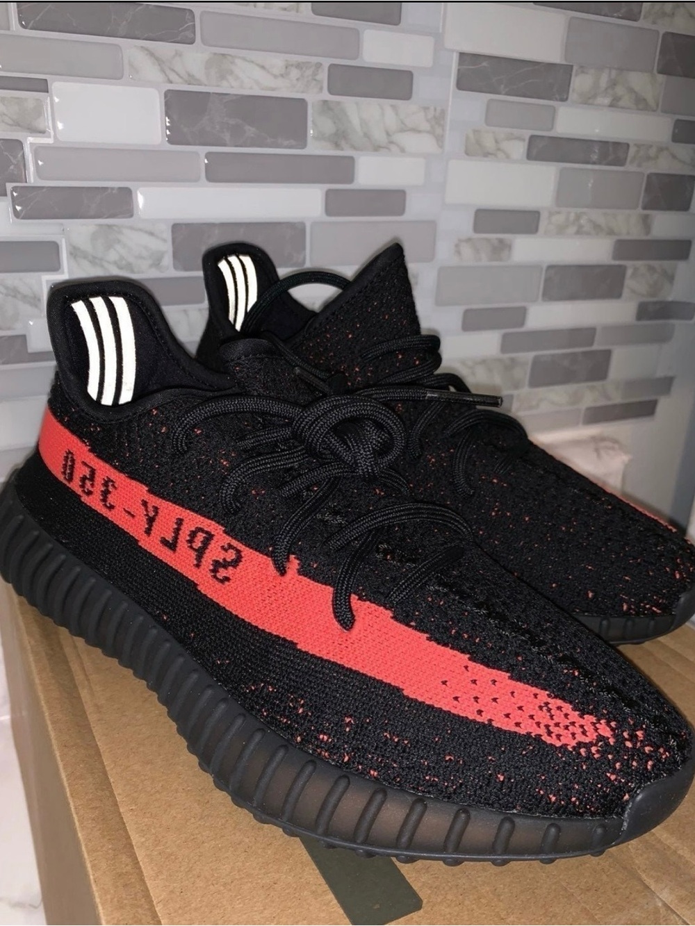 Yeezy Boost 350 V2 Core
Black Red